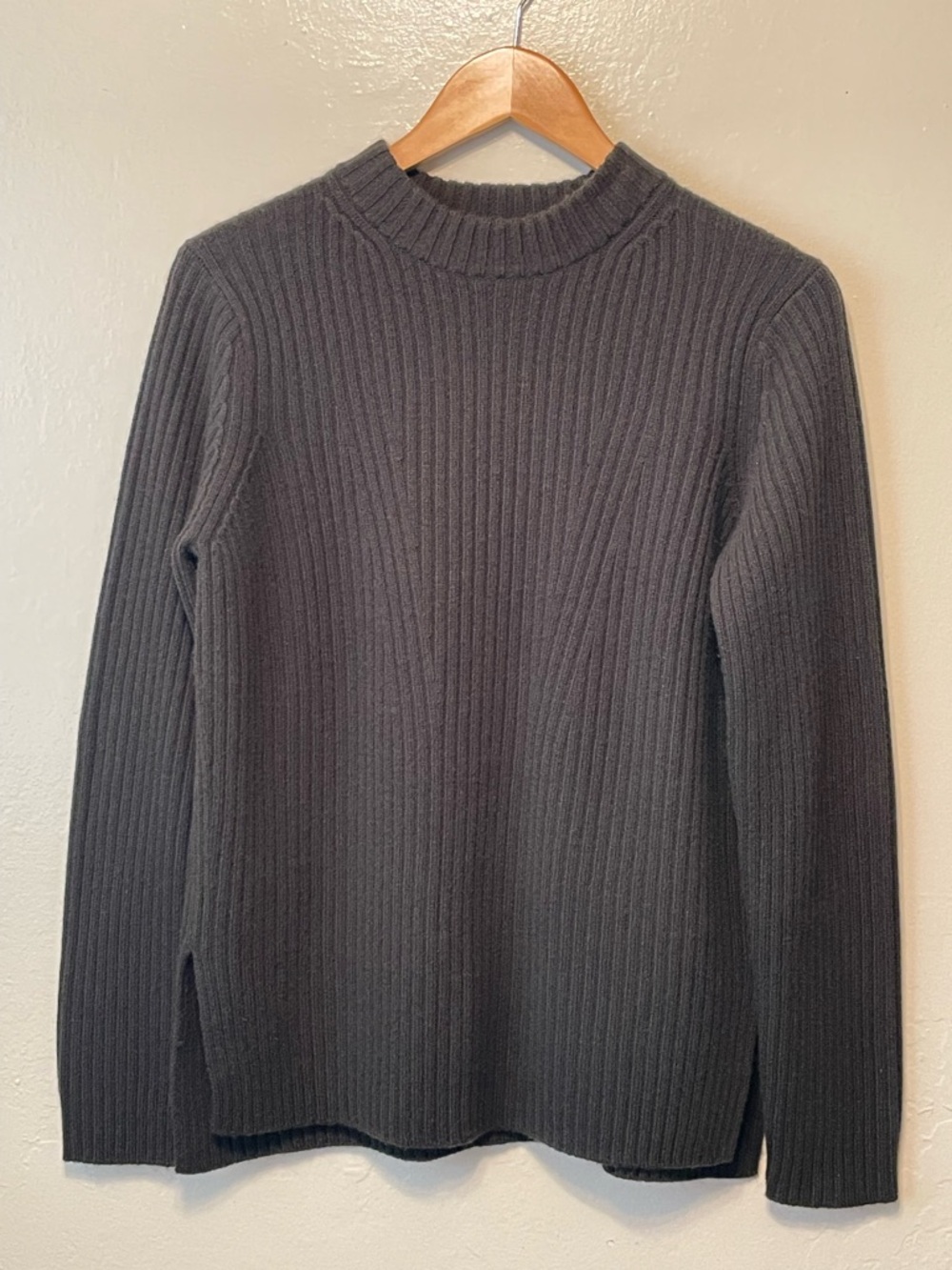 Vince olive green wool cashmere blend pullover sweater